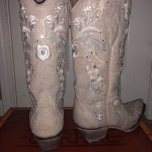 Corral boots